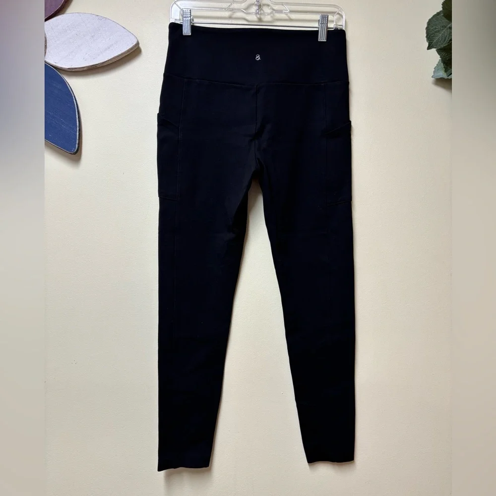 Lou & Grey Black Luvstretch Soft Leggings with Side Pockets - Medium